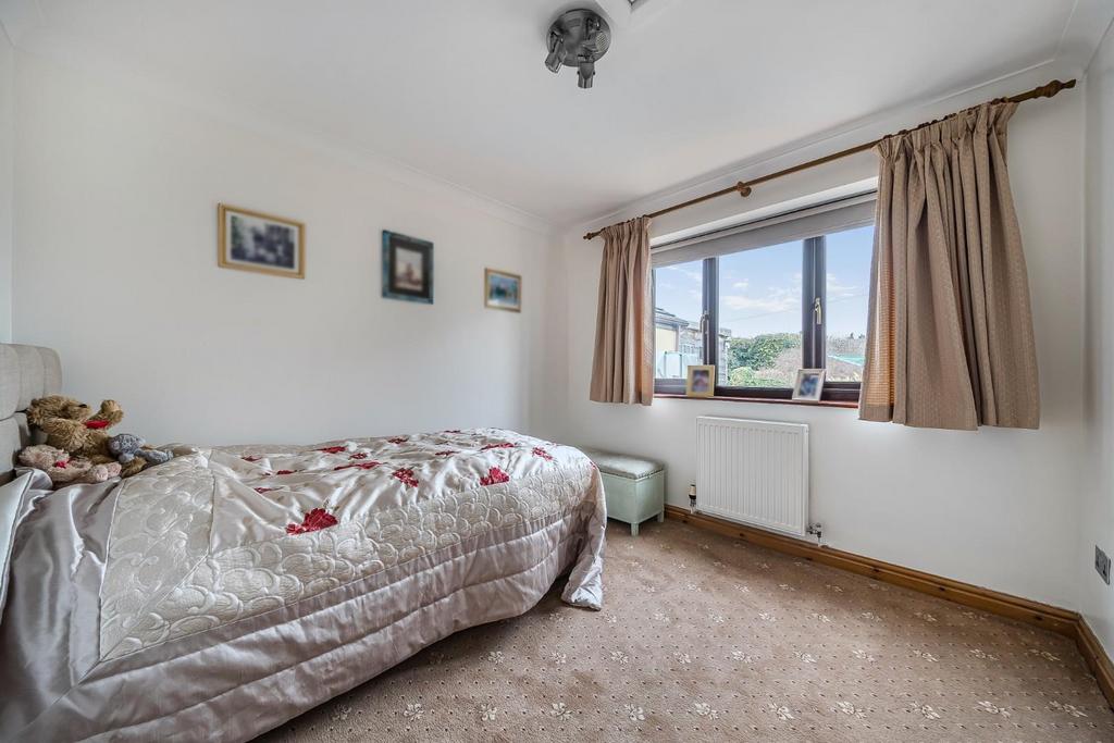 Bedroom 4.jpg