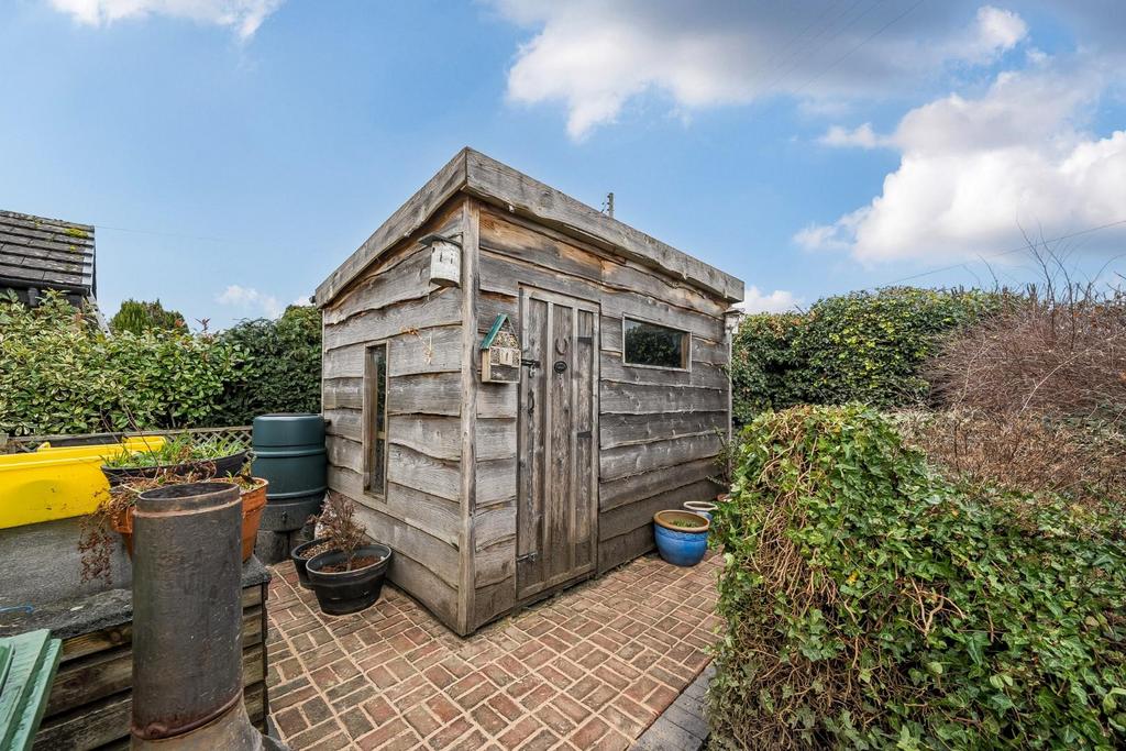 Shed.jpg