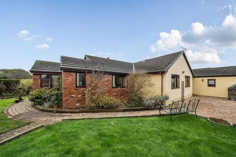 4 bedroom detached bungalow for sale, Four Crosses, Llanymynech