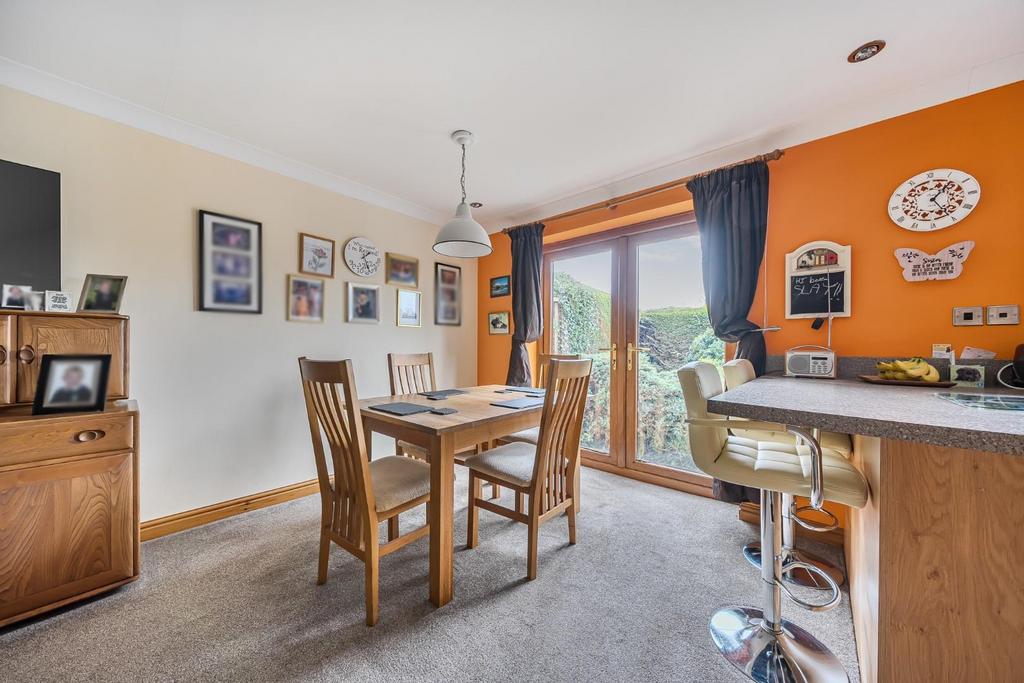 Dining area.jpg