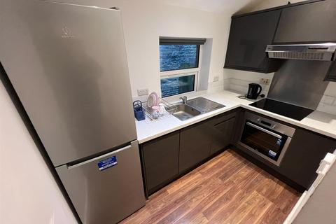 1 bedroom apartment to rent, District Bank Chambers, 1-3 George Square, Halifax