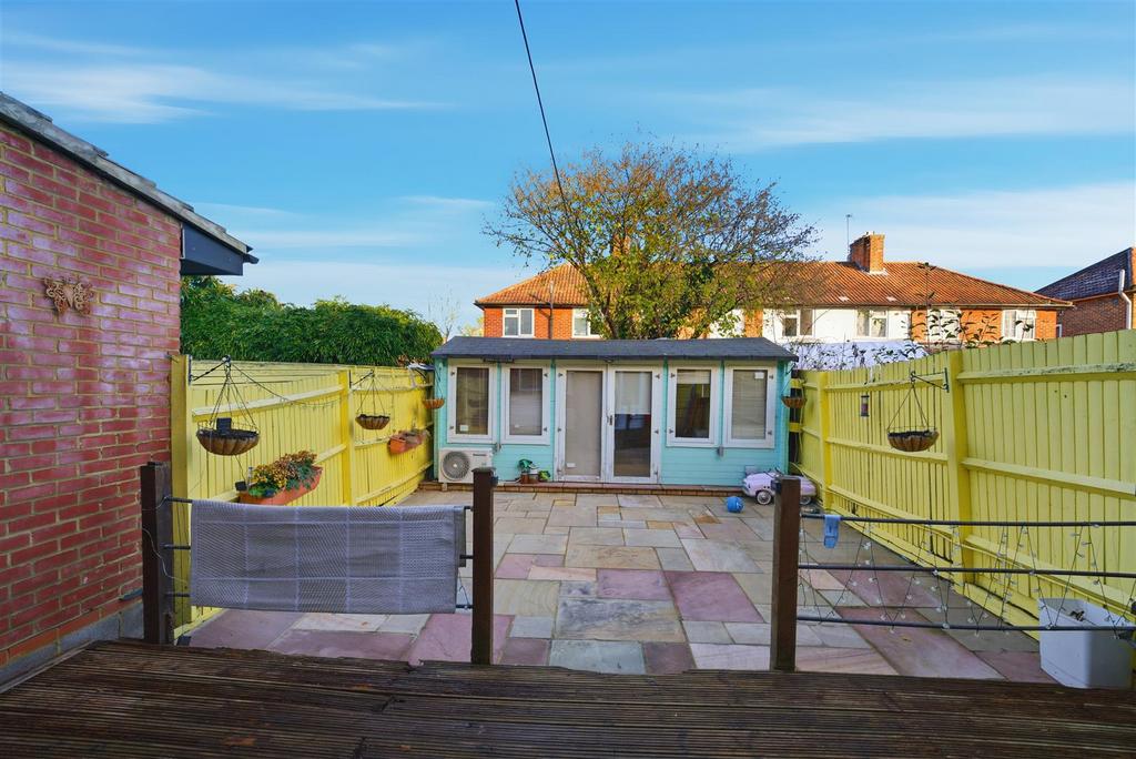 37 Cuckoo Gard 2.jpg