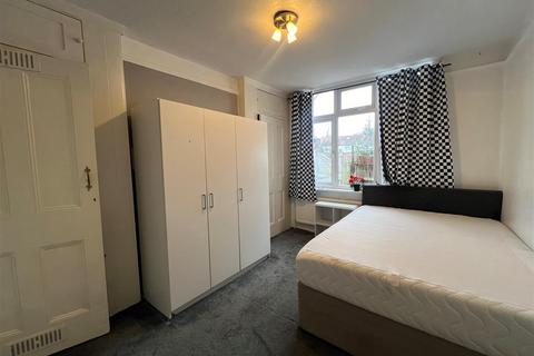 undefined, Second Avenue, Hendon, London