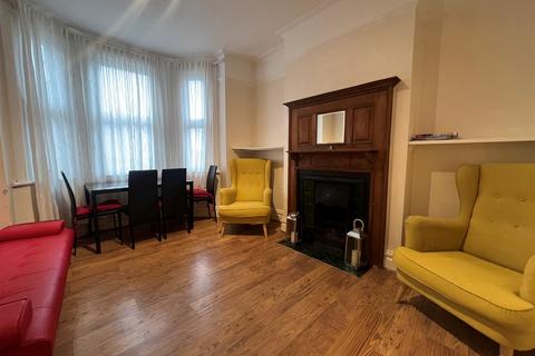 undefined, Second Avenue, Hendon, London