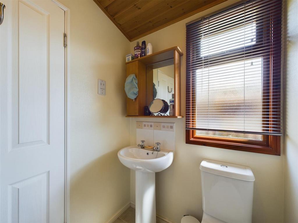 CAM01381 G0-PR0128-STILL020.jpg