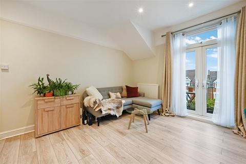 2 bedroom apartment to rent, Leopold Road, Wimbledon SW19