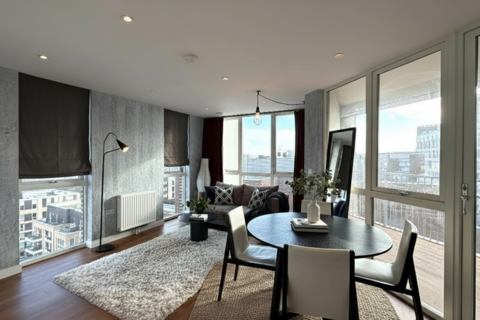 2 bedroom flat to rent, Terry Spinks Place, London E16