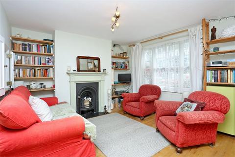 2 bedroom flat to rent, Raynham Road, Hammersmith W6