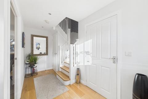 3 bedroom detached house to rent, Kingfisher Road, Bristol BS20