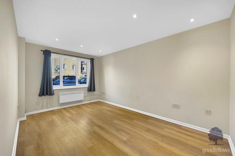 undefined, Heathfield Drive, Surrey CR4