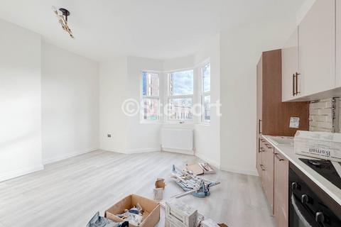 undefined, Seven Sisters Road, London, N15