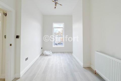 undefined, Seven Sisters Road, London, N15