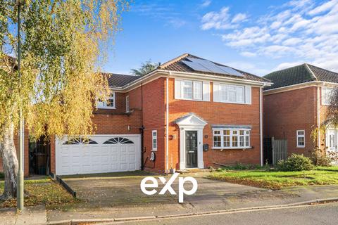 4 bedroom detached house for sale, Shaftesbury Crescent, Staines-upon-thames TW18