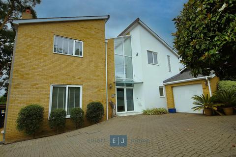 4 bedroom detached house for sale, West View, Loughton IG10