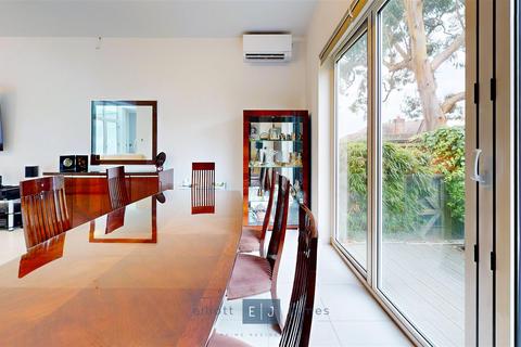4 bedroom detached house for sale, West View, Loughton IG10