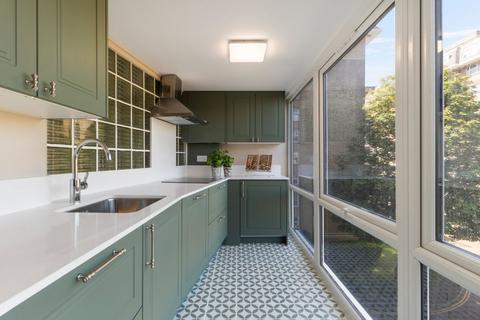 3 bedroom flat for sale, Boydell Court, NW8