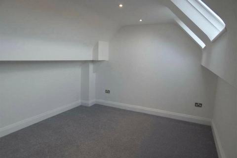 1 bedroom apartment to rent, Warwick Hall Gardens, Worcestershire B60