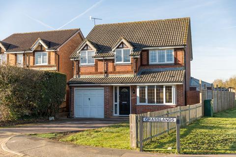 4 bedroom detached house for sale, Grasslands, Horley RH6
