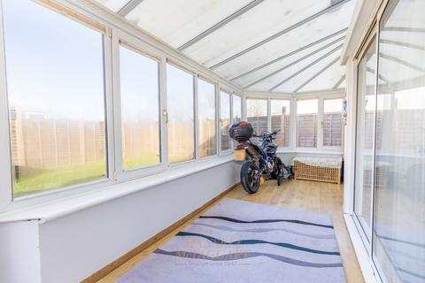 4 bedroom detached house for sale, Grasslands, Horley RH6