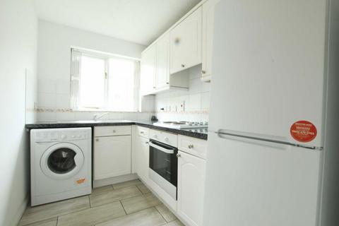 2 bedroom flat to rent, Rossetti Road, London SE16
