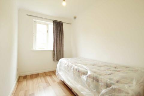 2 bedroom flat to rent, Rossetti Road, London SE16