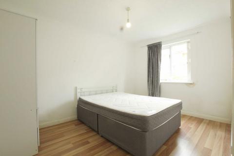 2 bedroom flat to rent, Rossetti Road, London SE16