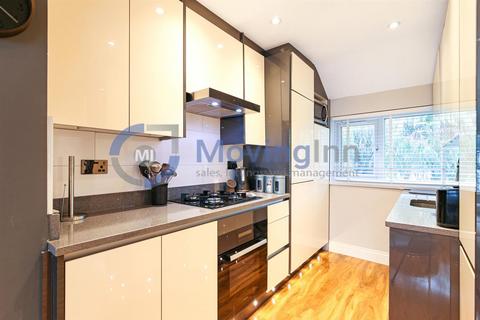 2 bedroom maisonette to rent, Canterbury Avenue, Slough, SL2 1BH