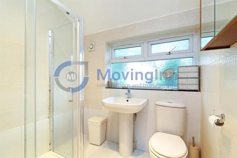 2 bedroom maisonette to rent, Canterbury Avenue, Slough, SL2 1BH