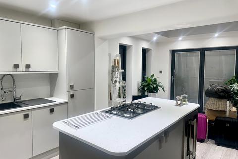 3 bedroom semi-detached house to rent, Sorrel Drive, Kingsbury, Kingsbury, B78