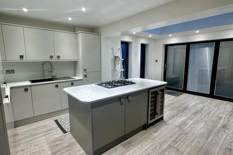 3 bedroom semi-detached house to rent, Sorrel Drive, Kingsbury, Kingsbury, B78