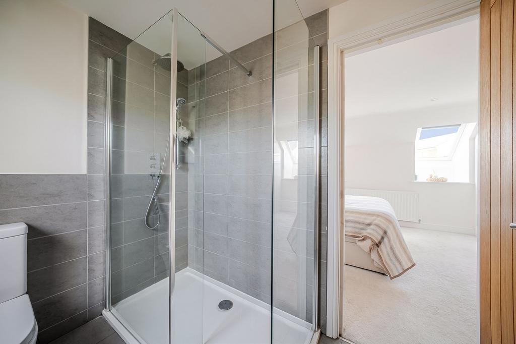 Bedroom 1 ensuite