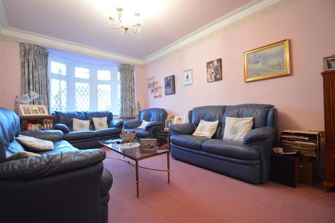 2 bedroom bungalow for sale, Peaketon Avenue, Ilford