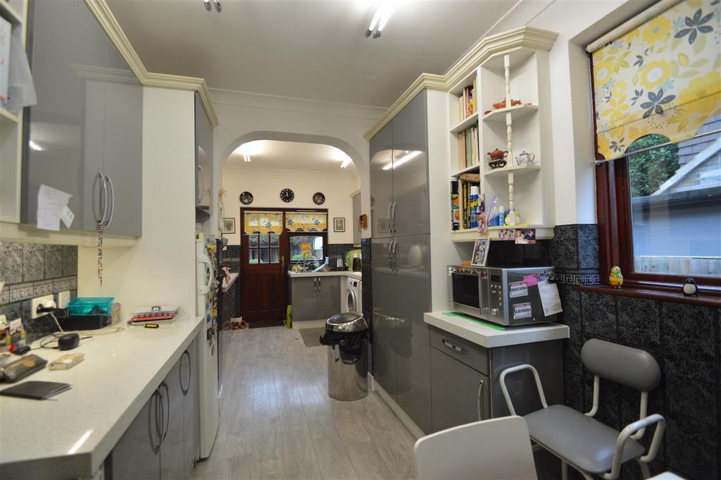 Kitchen 6.JPG