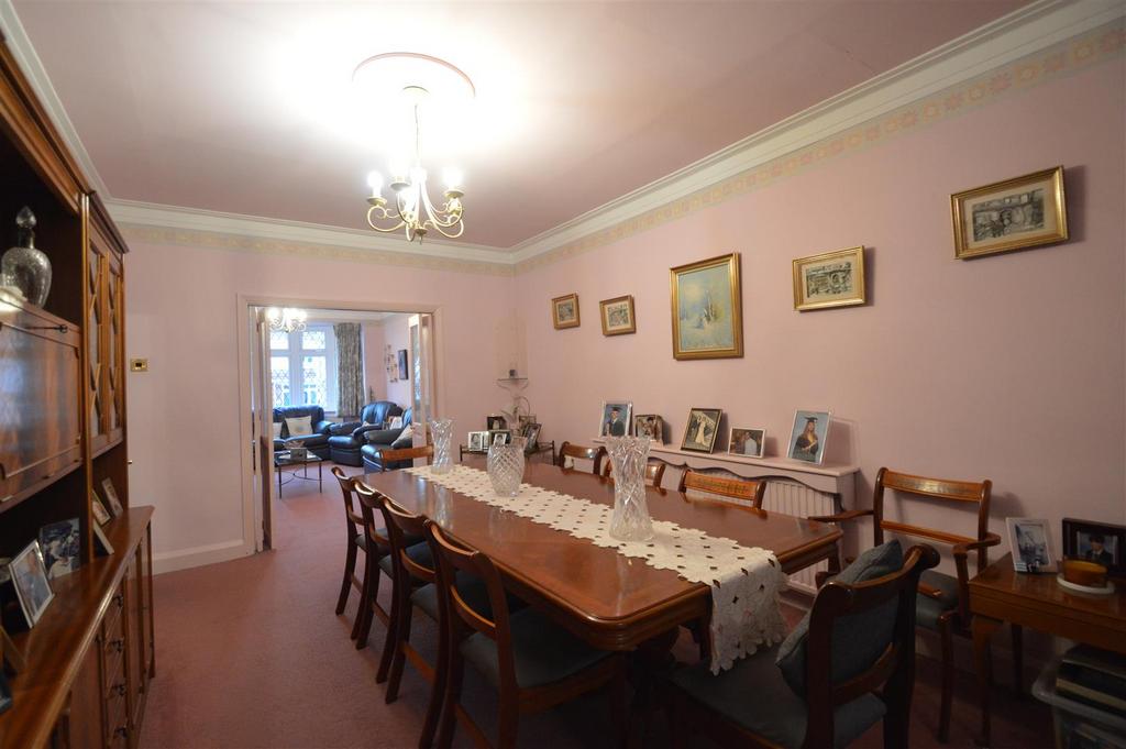 Dining 8.JPG
