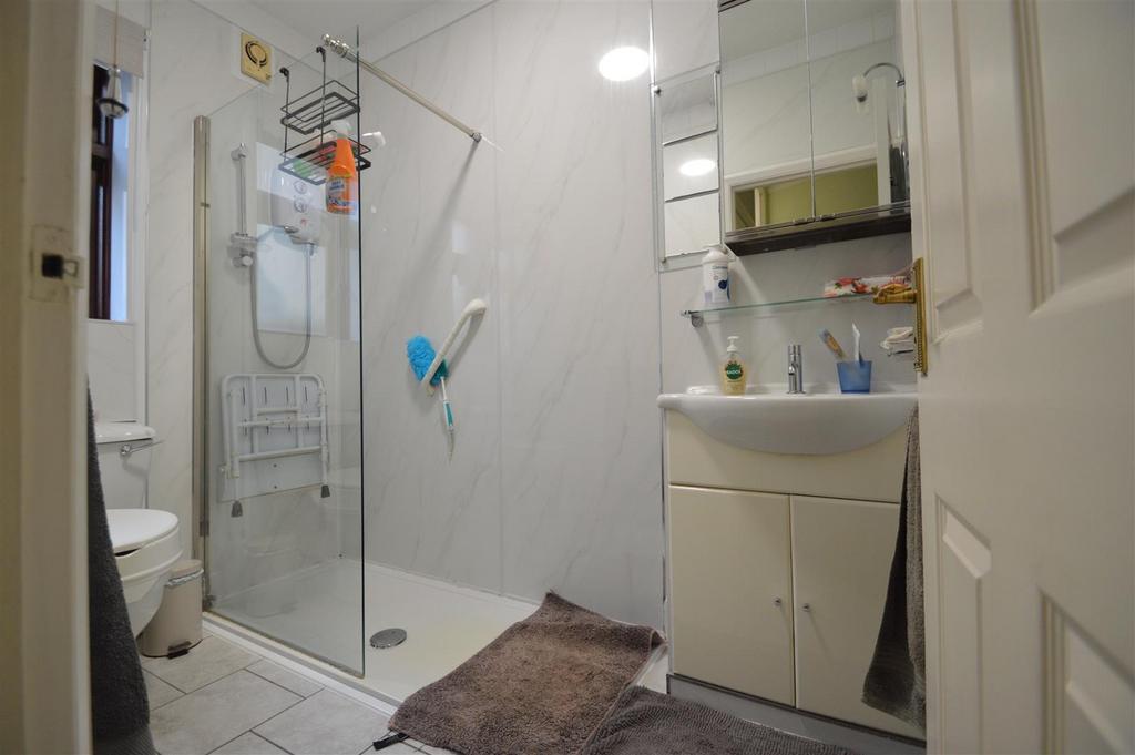 Bathroom.JPG
