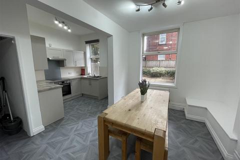 St Michaels Terrace, Headingley, Leeds, LS6 3BQ