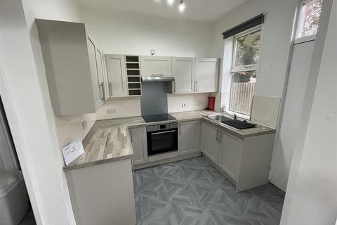 5 bedroom terraced house to rent, St Michaels Terrace, Headingley, Leeds, LS6 3BQ