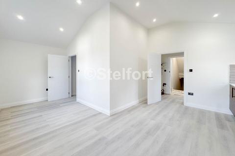 undefined, Seven Sisters Road, London, N15