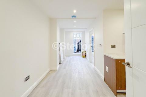 undefined, Seven Sisters Road, London, N15