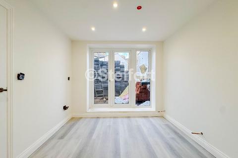undefined, Seven Sisters Road, London, N15