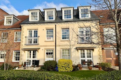 undefined, Longbridge, Farnham