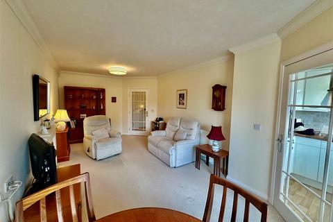 undefined, Longbridge, Farnham