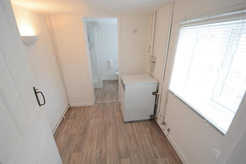 Utility/Shower room