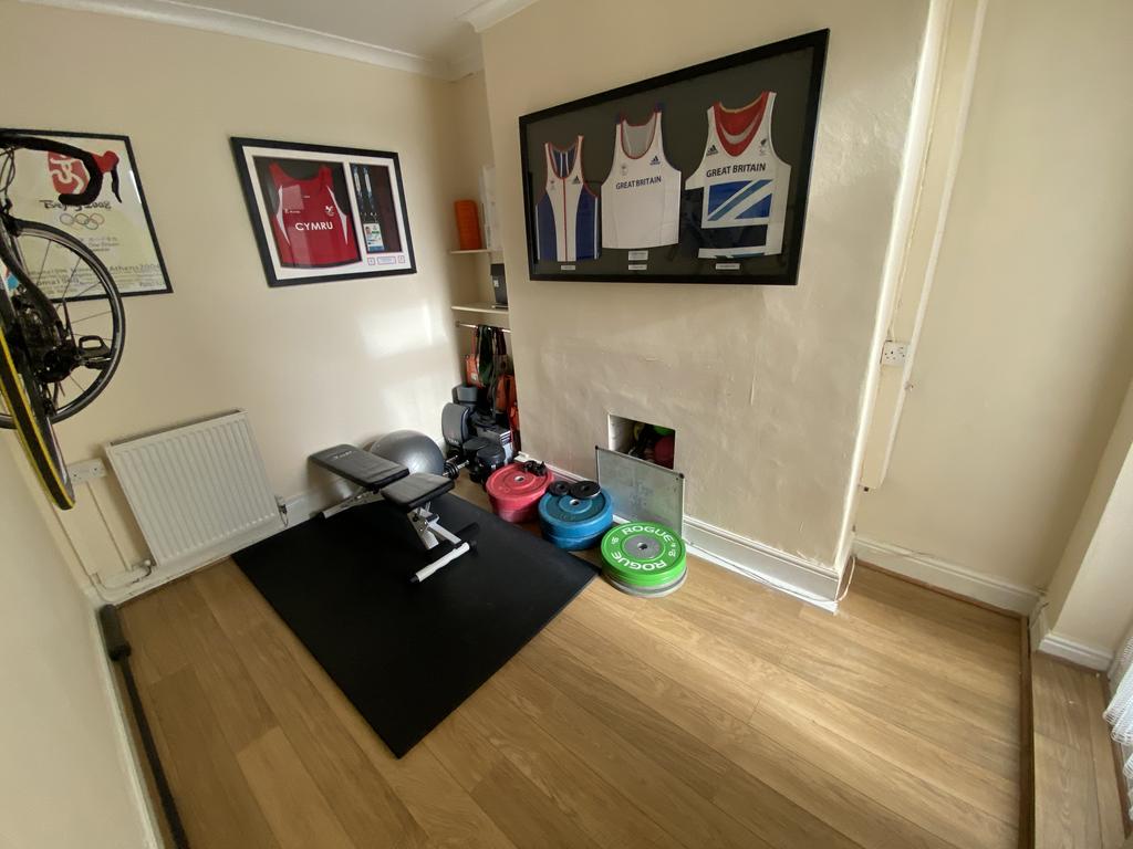 Dining room/possible bedroom 3