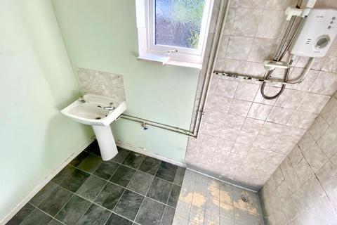 3 bedroom semi-detached house to rent, Attlee Crescent, Bilston WV14