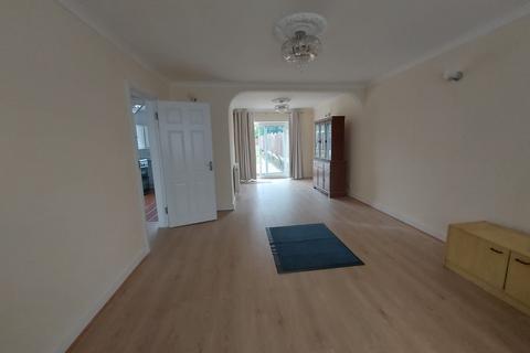 3 bedroom end of terrace house to rent, LEYSWOOD DRIVE, NEWBURY PARK