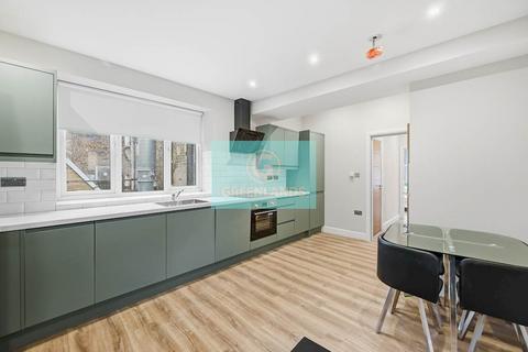 3 bedroom maisonette to rent, Bethnal Green Road, Bethnal Green, E2