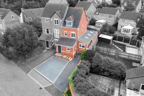 4 bedroom semi-detached house for sale, Woodlands Court, Leicester, Leicestershire, LE2 4QE
