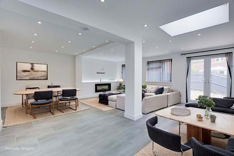 undefined, Woodlands Court, Leicester, Leicestershire, LE2 4QE