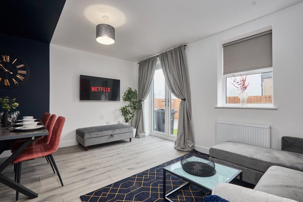 3 bed terraced house to rent Fisher Cl, London CR